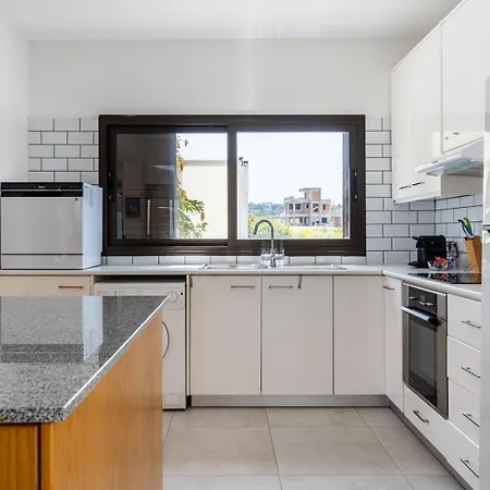 Feriehus 3br Family House W/ Pool & Parking Near