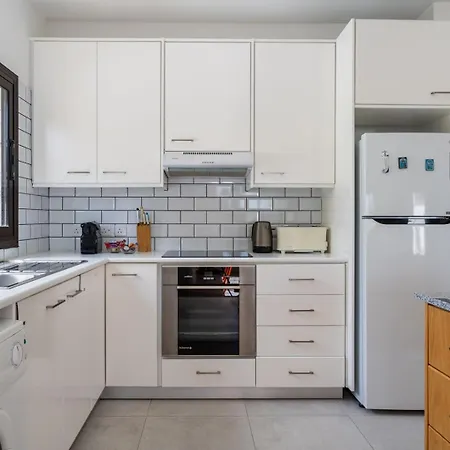 Dom wakacyjny 3br Family House W/ Pool & Parking Near *