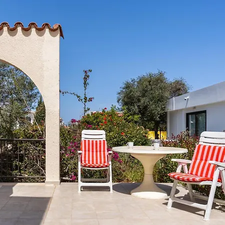 3br Family House W/ Pool & Parking Near Paralimni