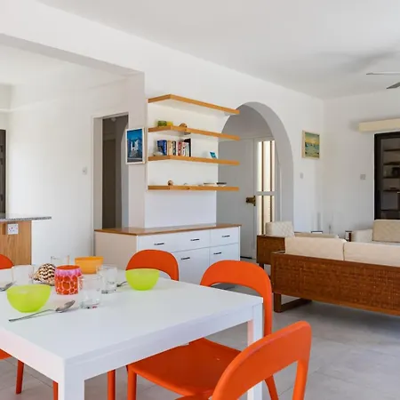 3br Family House W/ Pool & Parking Near Paralimni